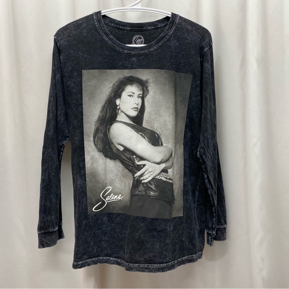 Selena women's size small acid washed long sleeve shirt black gray